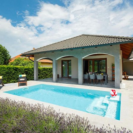 Holiday Home Villa Aschbacher Balatonszárszó Esterno foto