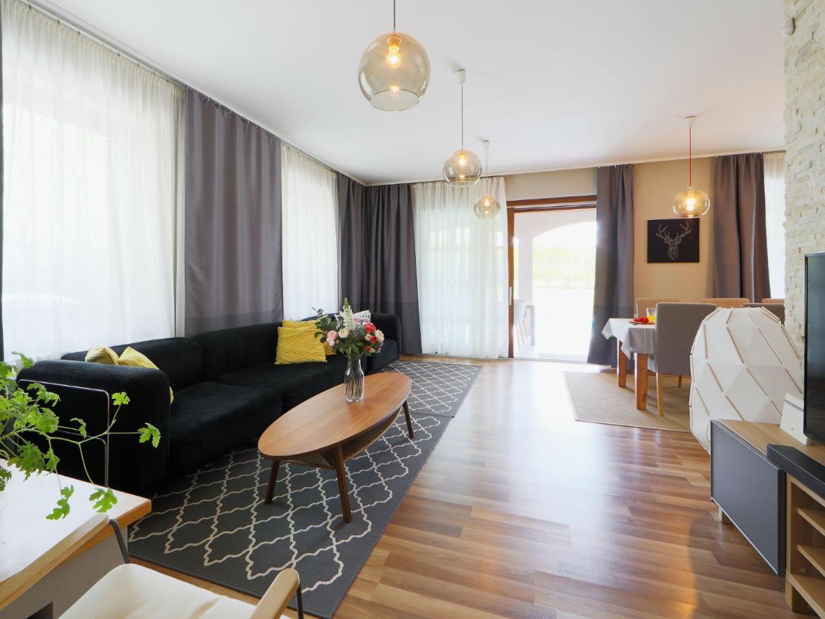 Holiday Home Villa Aschbacher Balatonszárszó Esterno foto