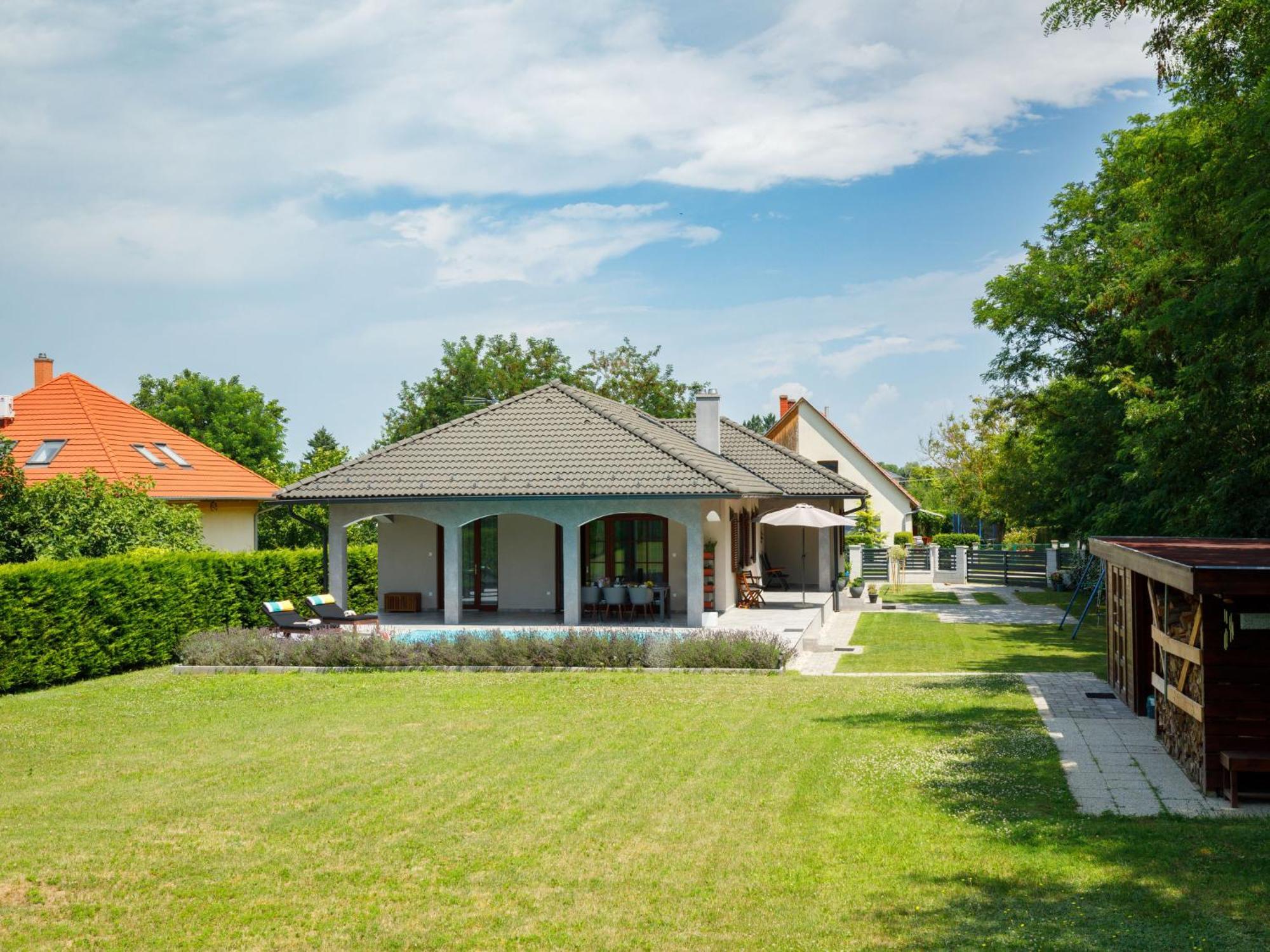 Holiday Home Villa Aschbacher Balatonszárszó Esterno foto