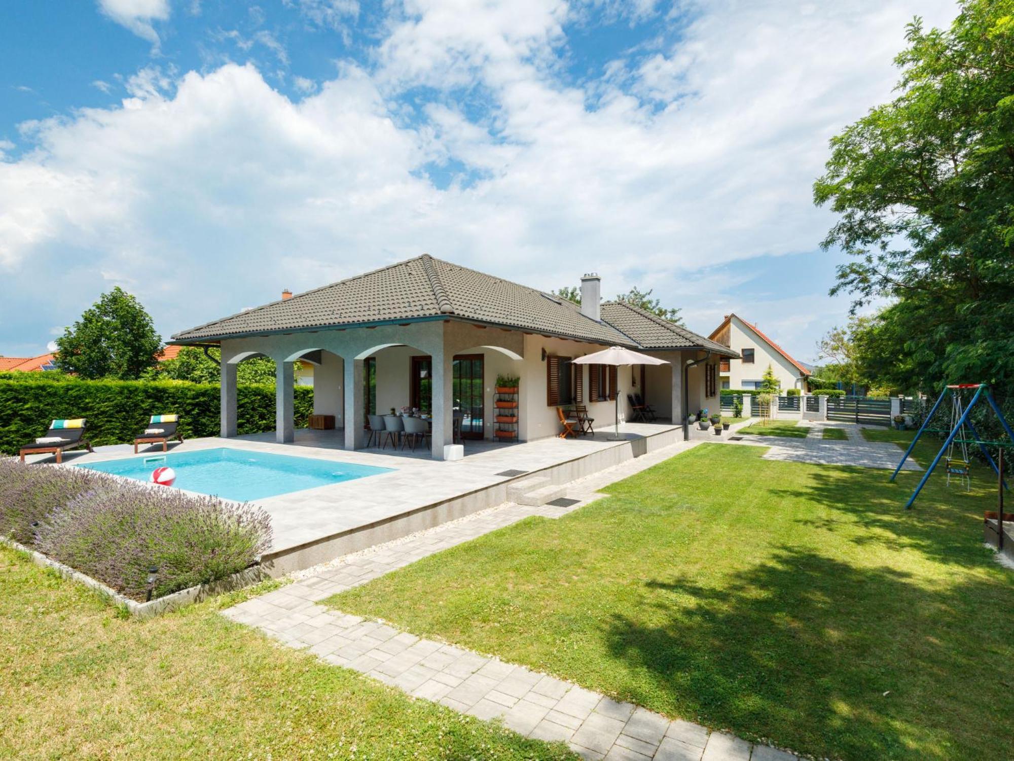 Holiday Home Villa Aschbacher Balatonszárszó Esterno foto